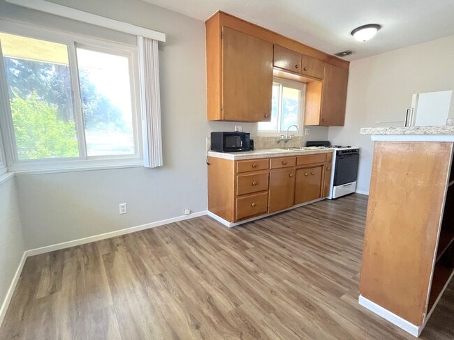 Photo - 560 Cajon St Unit 10 W. Cypress Ave.