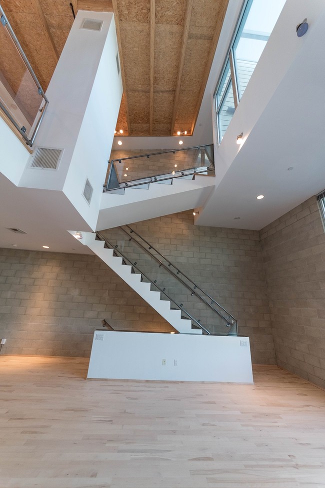 Photo - 717 N Highland Ave