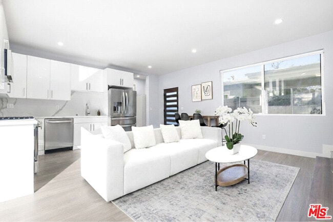 Building Photo - 5149 Fulton Ave