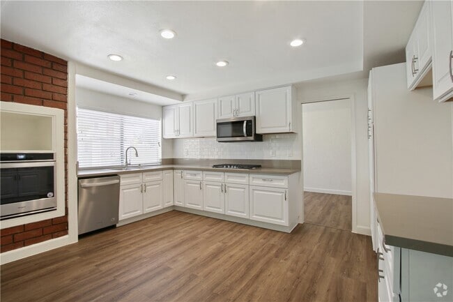 Building Photo - 8062 Woodglen Cir Rental