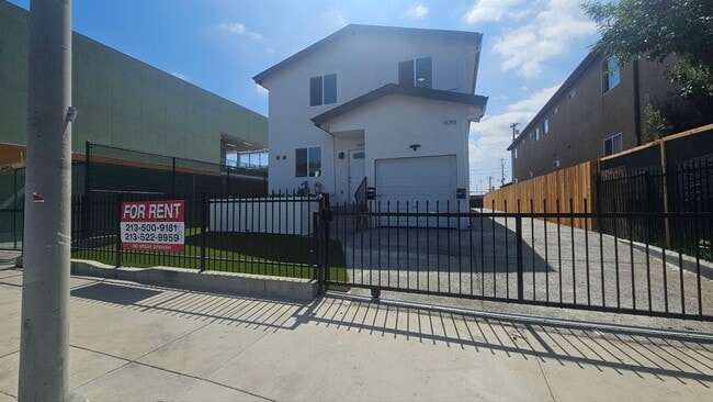 Photo - Woodlawn(3839) Unit Woodlawn(3839 1/2)