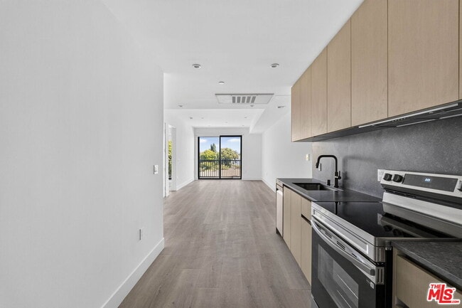 Photo - 1808 Lincoln Blvd Unit 305
