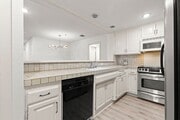 Photo - (Ellie:B) Promenade West – Apartment Unit #208 Unit 880 #208