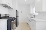 Photo - 323 E Chestnut St