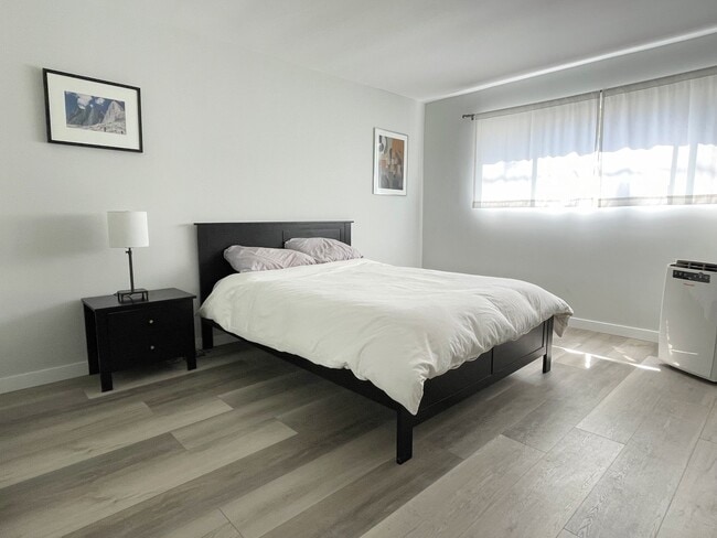 Photo - 404 San Vicente Blvd Unit 105