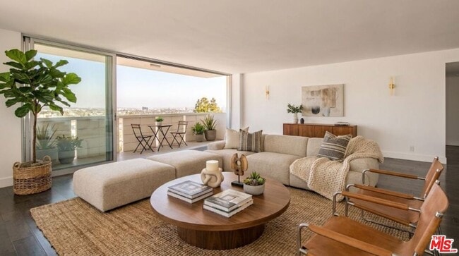 Building Photo - 8787 Shoreham Dr Unit 604