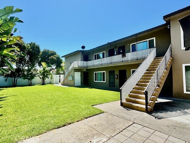 Photo - 1835 W Crestwood Ln Unit A