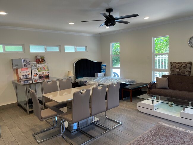 Photo - 20227 Leadwell St