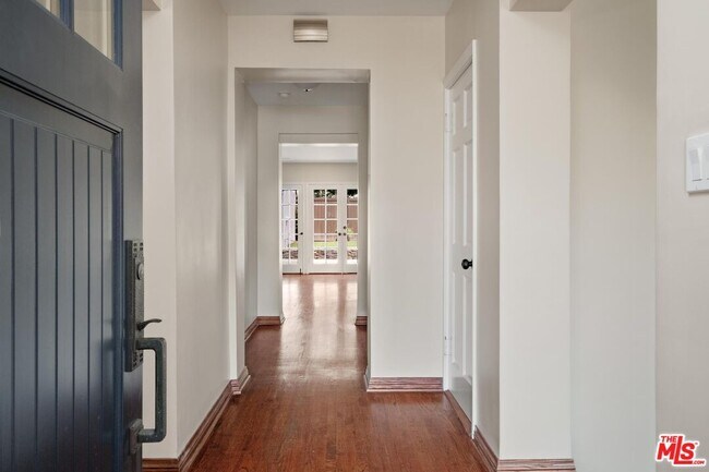 Photo - 10707 Wellworth Ave