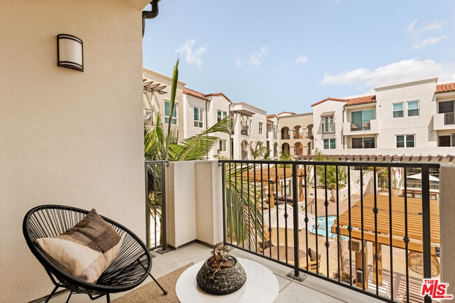 Photo - 1700 S Pacific Coast Hwy Unit 305