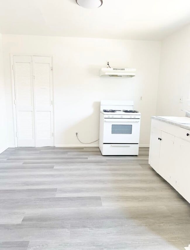 Photo - 440 W 23rd St Unit B