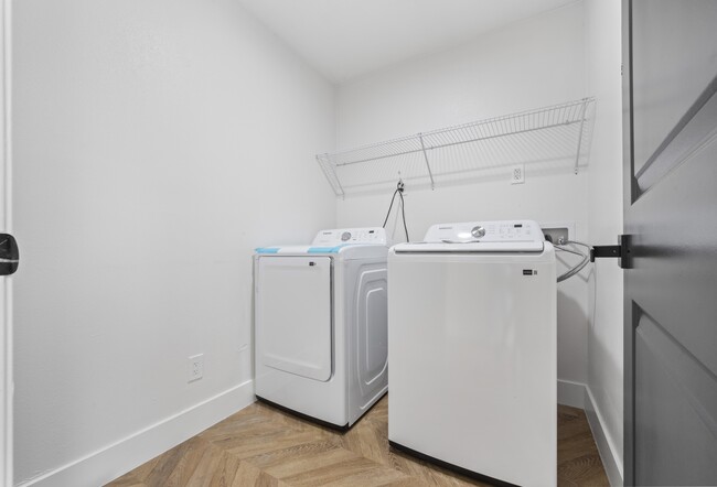 Photo - 5916 Walnut Ave