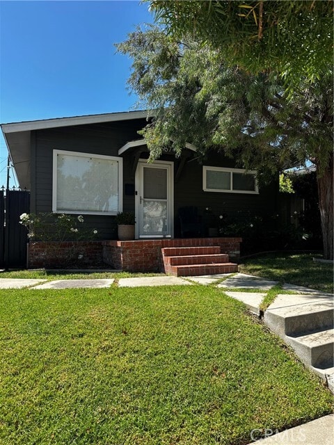 Building Photo - 967 W 23rd St Rental
