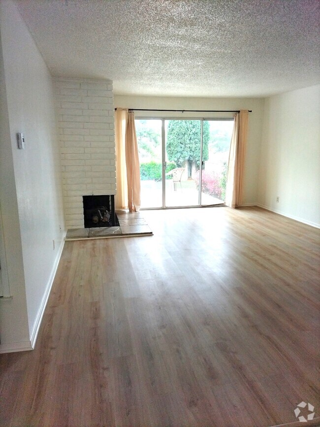 Building Photo - 14305 Augusta Dr Rental