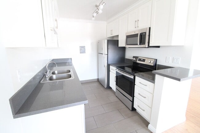 Photo - 9622 Lucerne Ave