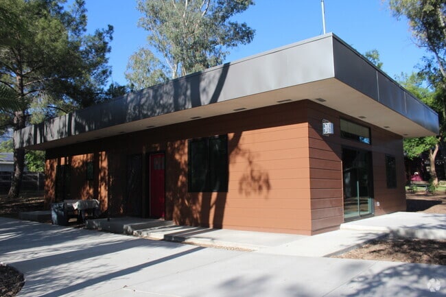 Building Photo - 1220 Rancho Dr Rental