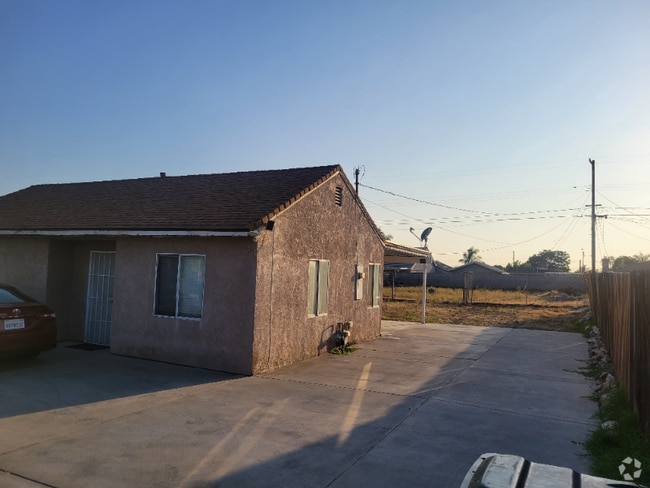Building Photo - 6598 Jacaranda Ave Rental