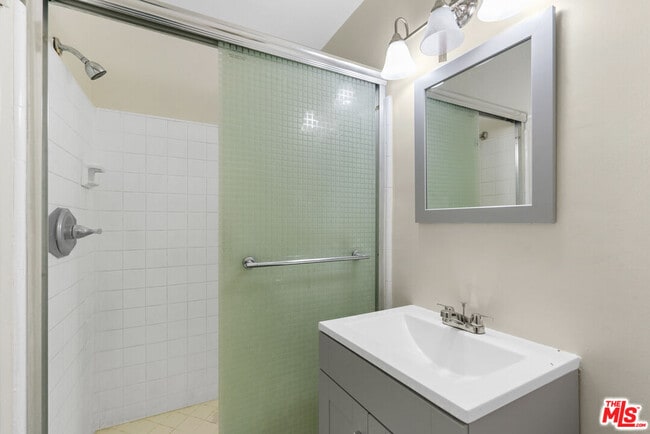 Photo - 12325 Oxnard St Unit 6