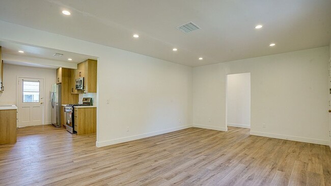 Photo - 6114 Saturn St Unit 6114