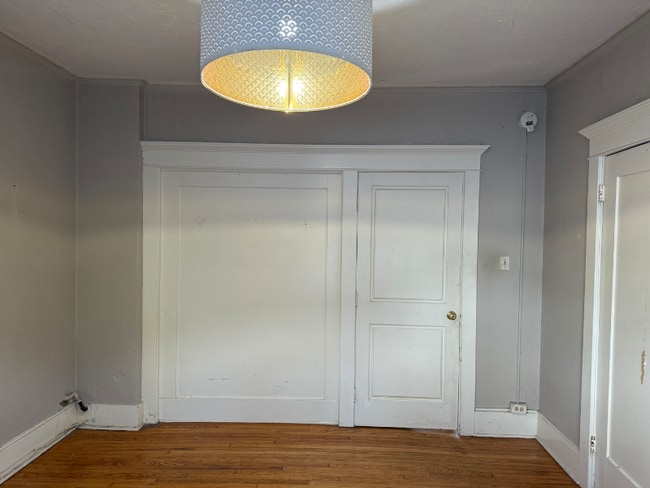 Building Photo - 243 Hollister Ave Rental