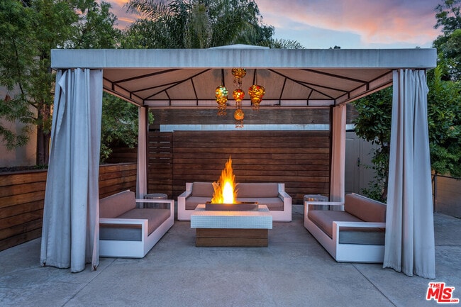 Photo - 1321 Londonderry Pl