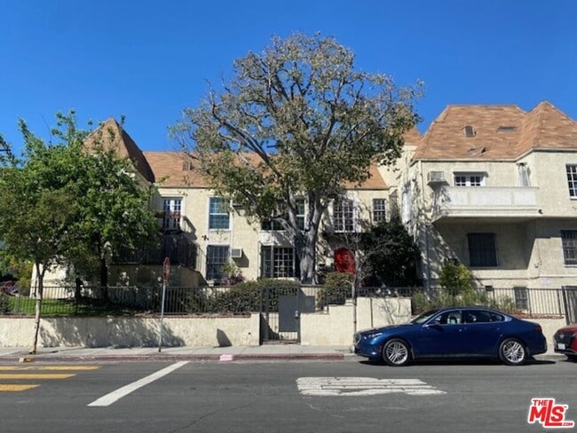 Building Photo - 1600 N Martel Ave Unit D