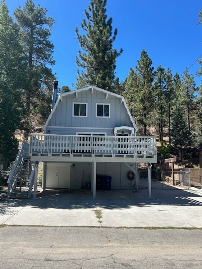Photo - 612 Booth Way House