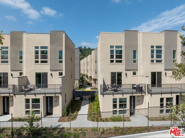 Photo - 3699 Wilshire Blvd