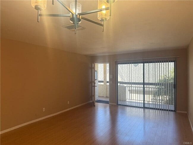 Photo - 1022 Irving Ave Unit 3
