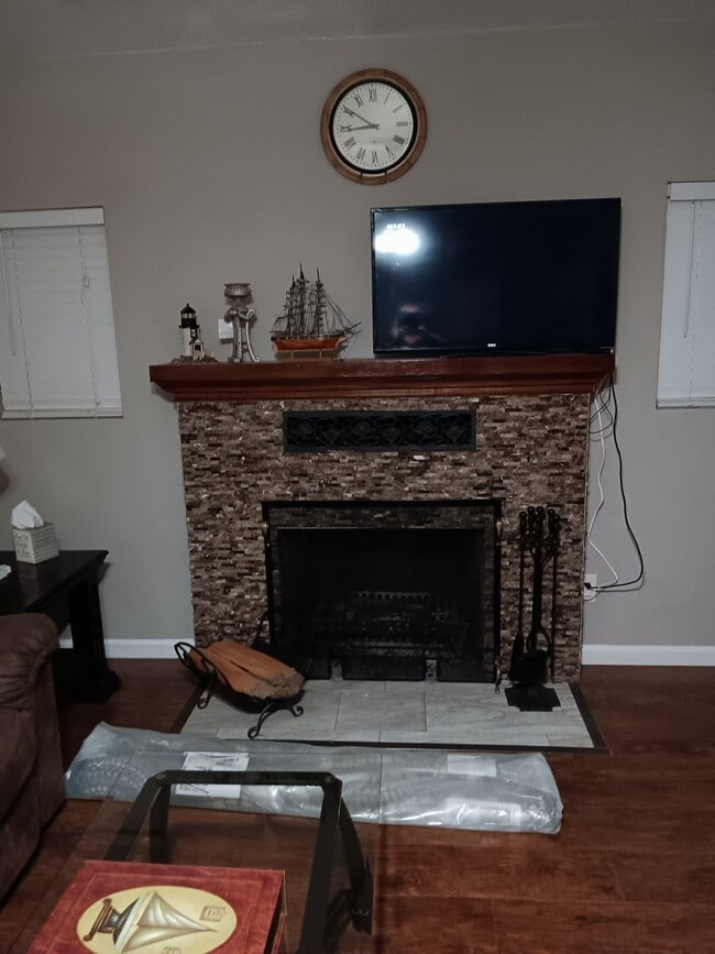 Photo - 710 E Orange St