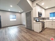 Photo - 413 N Harvard Blvd Unit 413