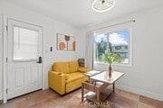 Photo - 1095 Bonita St
