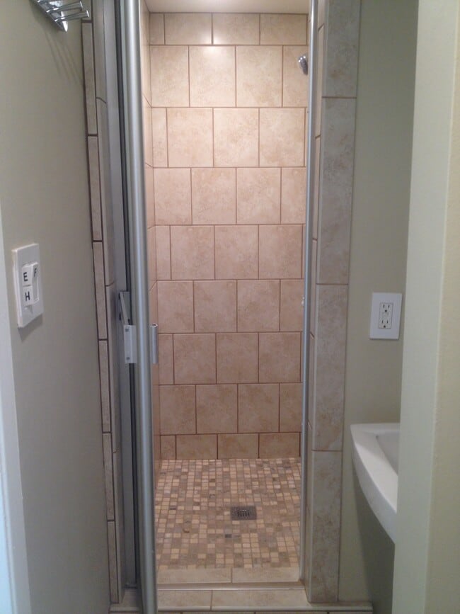 downstair bath - 100 Driftwood St Unit 1