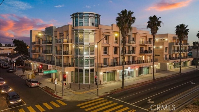 Building Photo - 1598 Long BCH Unit 405