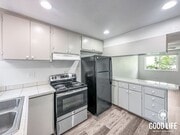 Photo - 329 W 14th St
