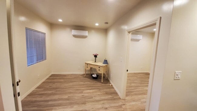 Photo - 17307 Burbank Blvd