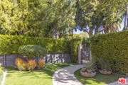 Photo - 735 Westmount Dr House