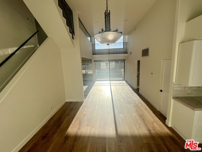 Photo - 390 S Sepulveda Blvd Unit 2