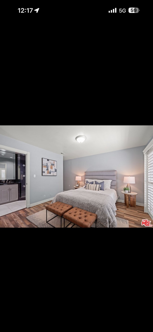 Photo - 8227 Grenoble St