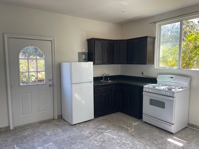 Photo - 1047 26th St Unit 1