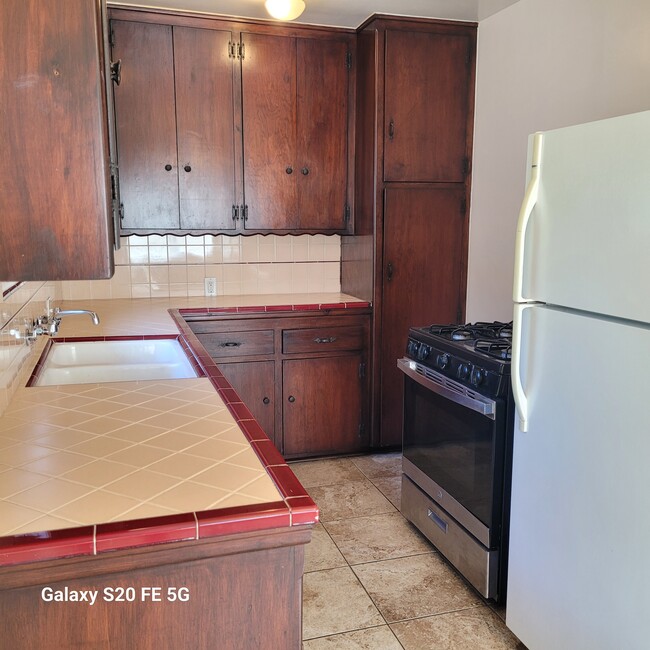 Kitchen - 935 Freeman Ave Apartments Unit C