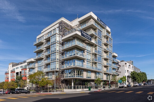 Building Photo - Eighteen Ten State St