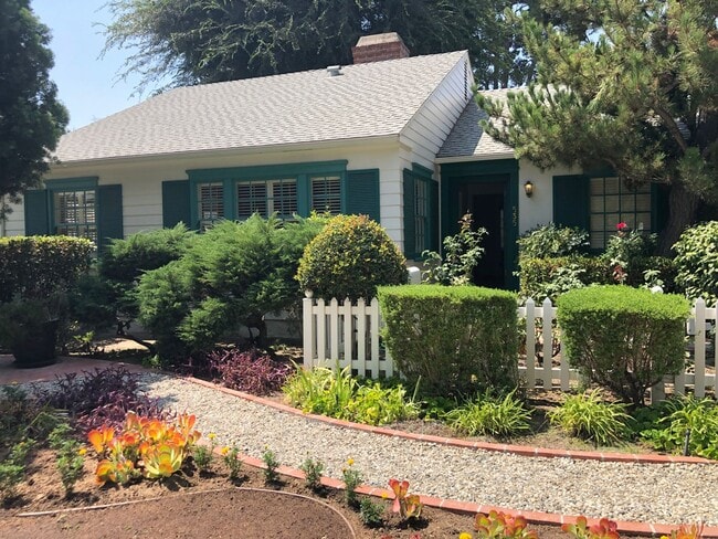 Building Photo - Beautiful Home near Warner Brothers Studio!