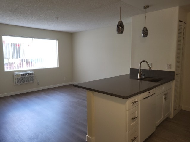 Unit 202 - Robinson Street