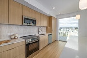 3BR, 2BA - 1,525SF - Kitchen - 222 North City