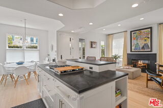 Photo - 835 Superba Ave