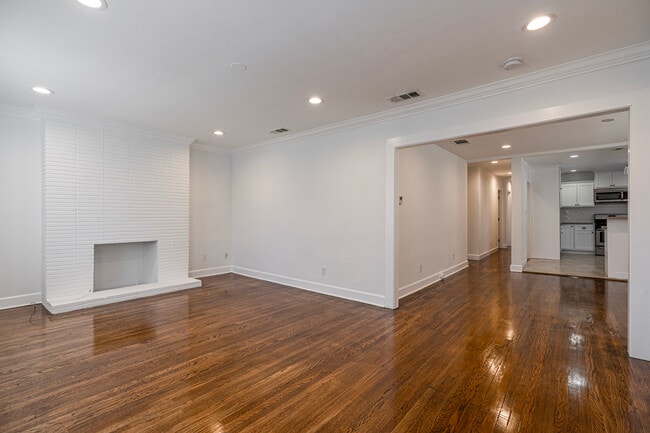 Photo - 1316 N Mariposa Ave