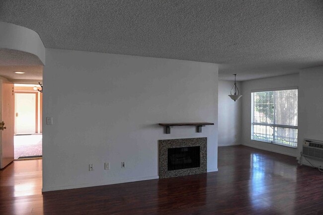 Photo - 1865 Greenfield Ave Unit 101