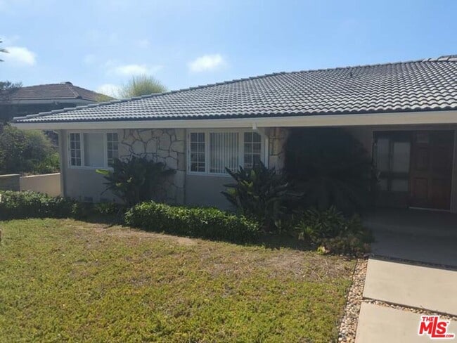 Photo - 1156 Las Pulgas Pl