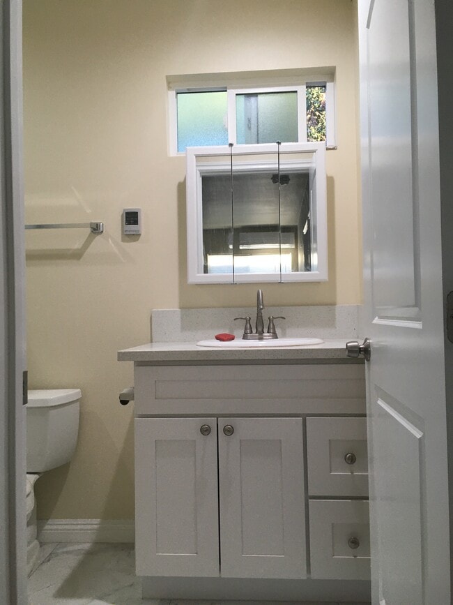 Photo - 221 W Ash Ave